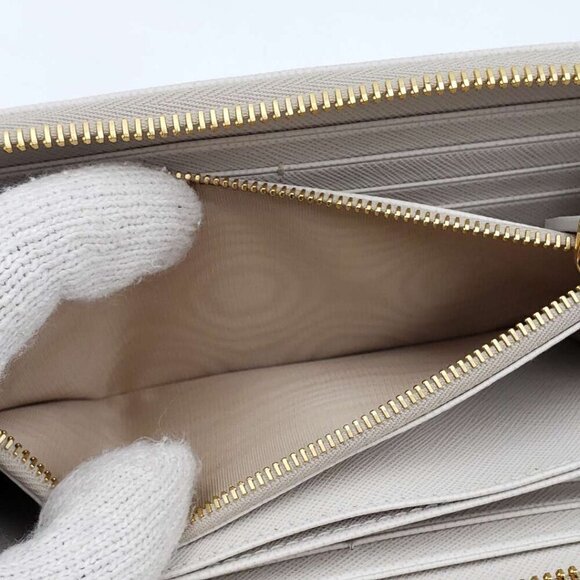 100% Authentic PRADA Saffiano Ribbon Leather Zippy Wallet - Picture 15 of 16